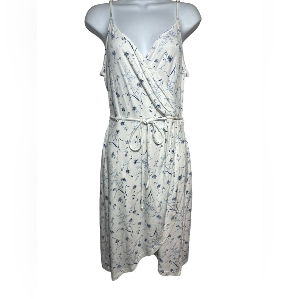 NWT 41 Hawthorne size medium cute white with royal‎ blue flowers summer dress 💙